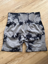 Load image into Gallery viewer, GREY TYE DYE BIKER SHORTS